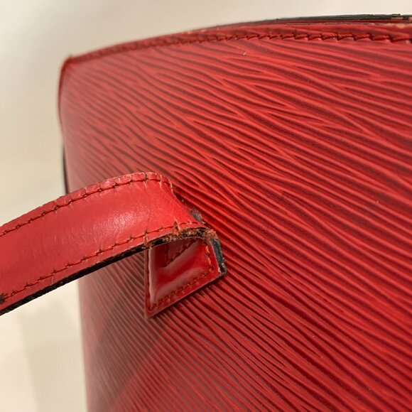 【9MK】 LV Red Epi St Jacques Tote Sku# 84008 (Gently Used, Crack/Split) - Picture 13 of 16